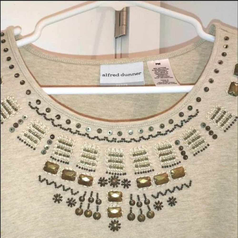 🐣NWT Y2K Short Sleeve Top Hand-Beaded Embellished Jewel Neckline/Round-neck Top